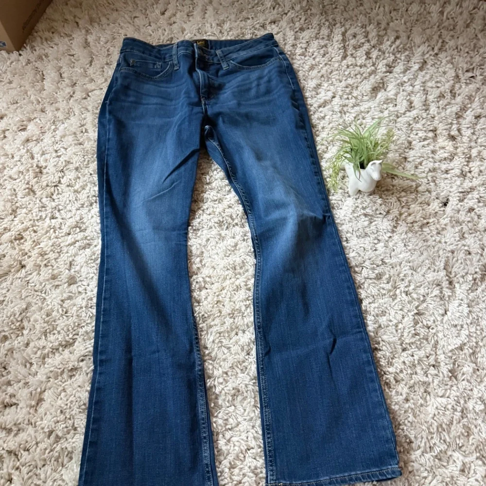Lee Classic women’s dark Blue Flare boot cut super cute denim Jeans your style w - Picture 2 of 7